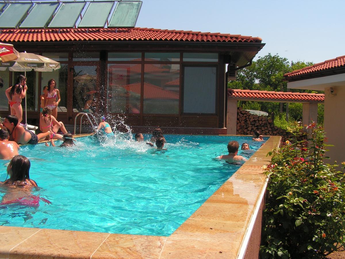 Hotel Black Stork Nisovo Zewnętrze zdjęcie