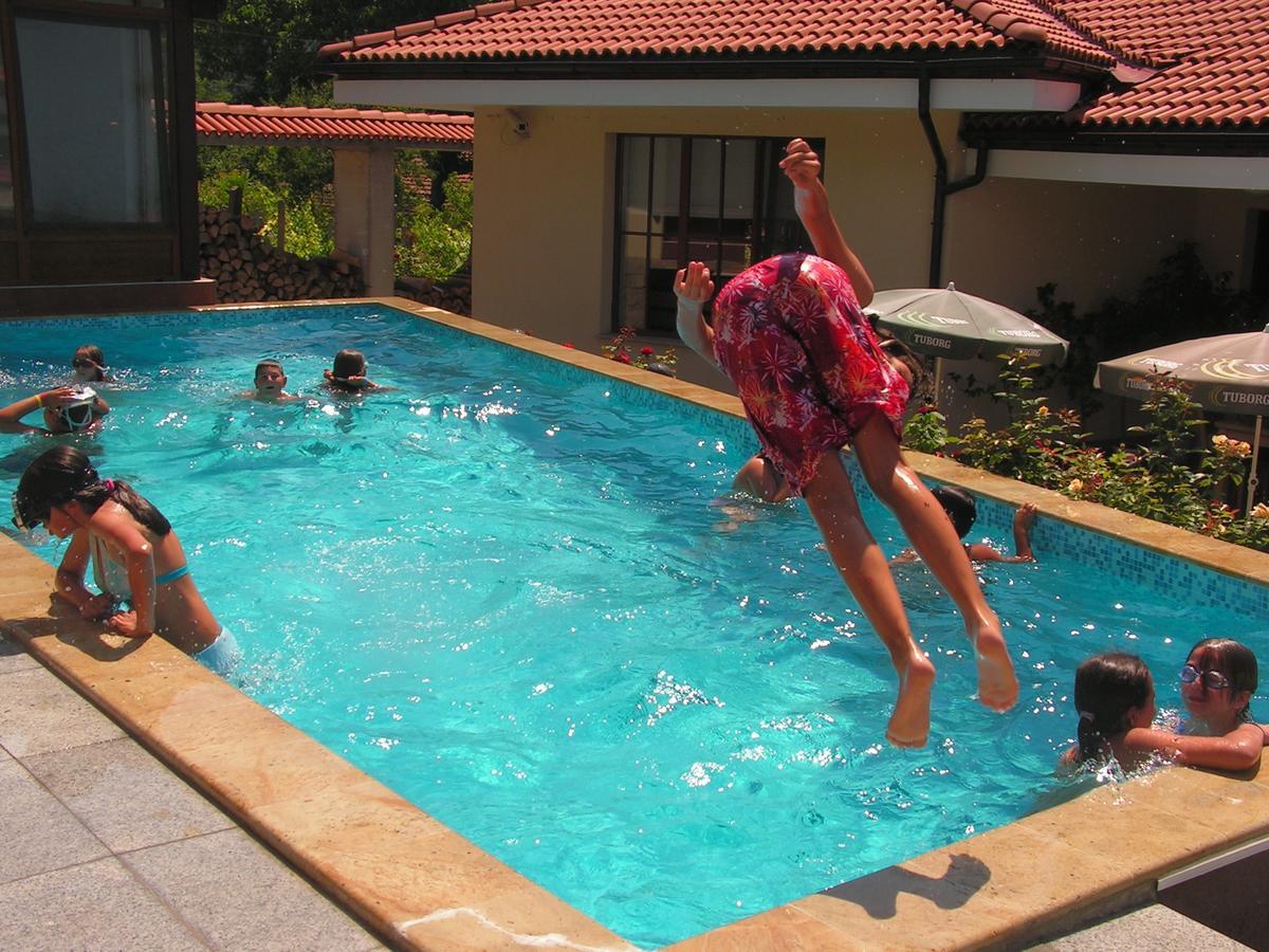 Hotel Black Stork Nisovo Zewnętrze zdjęcie